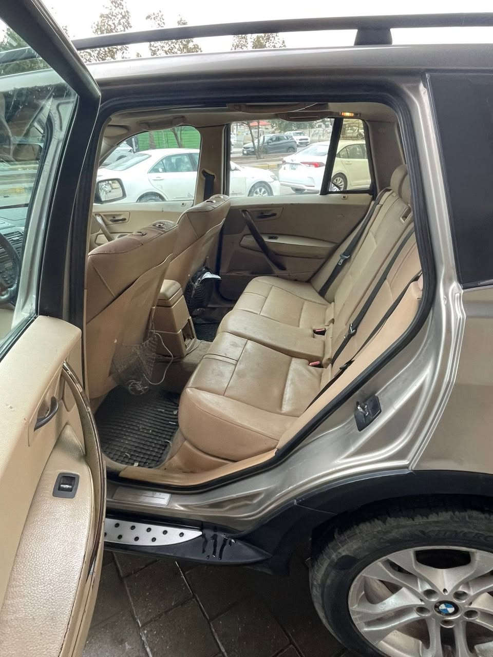 سلام عليكم
للبيع او مراوس بي ام x3 موديل ٢٠٠٩فول مواصفات للخير 

محرك 6 سلندر مسكر دبل فانوس جديد مكفول كير اوتو مكفول 

سياره جاهزه بدون اي ضرر بدون اي نقص ارباكات سليمه كلها 

يرادلها فقط صبغ جاملغات وبنيد الباقي كله اتكفله من اي شي 

السعر ٨٥ ورقه وبي محال ***********
