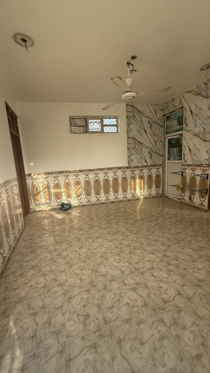 #دار #للإيــــجــــار

🏘️ فـٓــــي حــــي #الــــكـــــرامـــــه ســـنتـــر ع #اليـــهــوديــه

    

#البنــــــــــــاء: ⁦🛡️

غرفـــــــــــه نـــــوم  سويـــت وصالــــــــــة  ومطـــــــبخ

   ومجـمــــــــع صحيــــــــات 

#الســـــعــــر 350 قــــفـــل 

#مكتـــــــــب
                🏘️أمــــــــلاك بابــــــــل للعقـــــــار🏘️
#الكــــــــائن

☎️ *********** واتساب☎️‏‪0782 220 3665‬‏ واتساب
    شارع_الكرامة_قرب_الضريبة_مقابل_التخطيط_العمراني
        
_____________________________________________
