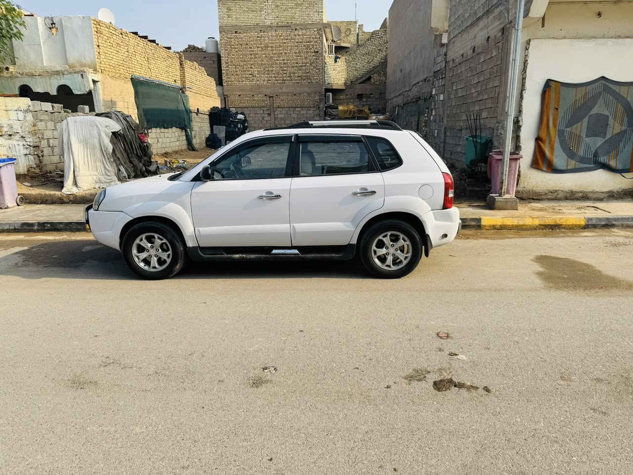 السلام عليكم 
توسان موديل ٢٠٠٩ خليجي محرك ٢٧٠٠ بيها ٣ قطع صبغ 
محرك مفتوحً 
سيارهً حلوه ومرتبه صدر تمامي خلفي كله جديد عليها ادمه كامله مابيها اي نقص 
سعرها ١٠٨ وبيها مجال مكان السياره واسط 
***********

