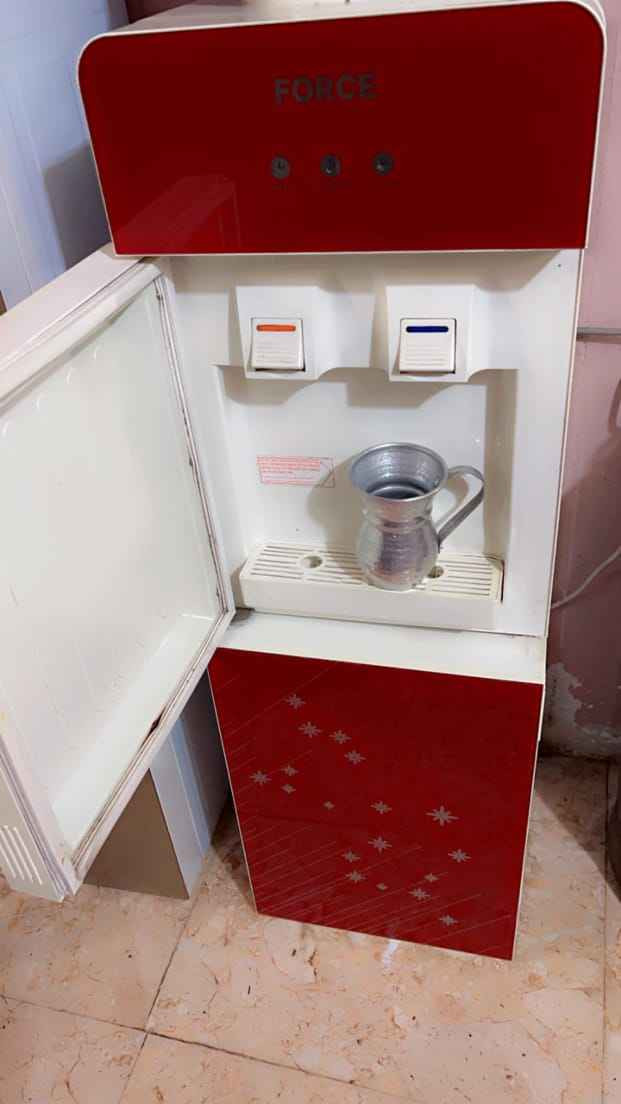 براد ماء نوع فورسي كلش نضيف وشغال على فحص للاستفسار خاص او اتصال *********** النجف, العراق
