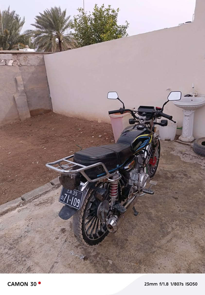 السلام عليكم
لبيع دراجه سيفان موديل 2025 بصمه شغاله دشبول الكتروني دراجه ماناقصهه شي مكان سراجق طريق دلئ عباس سعر 650 وبي مجال  رقم الهاتف 
***********
🪐🔥
***********
