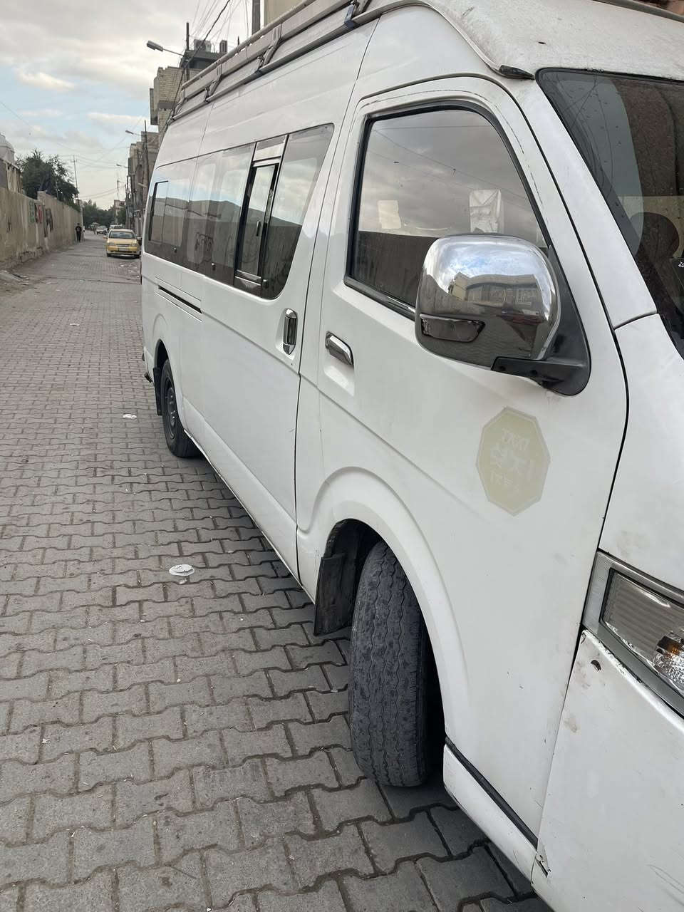 السلام عليكم هايكو موديل 2014 كير مكينه اكسل مكفول  مصبوغه من جوه جام السعر 100وبيه مجال  للاستفسار ***********
