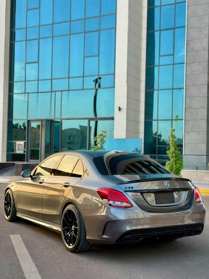 ‏MERCEDAS BENZ C300 2017
كت كامل AMG
مواصفات
. ابواب بصمه
. داخل جلد 
.كشنات خزن ميموري
.ستيرن كهرباء رادارت 
. صفر مسج بدون اي نقص  
. ويل وتخم تاير جديد AMG أصلي 
.ماشيه 68 مايل
.رقم دهوك الجدبد باسمي رقم وهزه وسنويه كله جديد 
. مكان السياره بغداد اليسيديه
وارد امريكي  حادث السياره بنيد مبدل نفس الون وحافه الجاملغ وبيها شويه بجاملغ الخلفي صبغ السياره بدون ايرباك ودواخل وبارد 
السعر 179 ورقه 💵
للاستفسار اكثر اتصل 
***********
