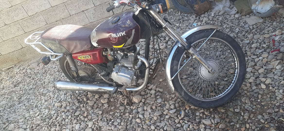 دراجه للبيع موديل ١٧ بس ايريد كهربايات ٤ كير سعر ١٨٠ اتصل ***********
