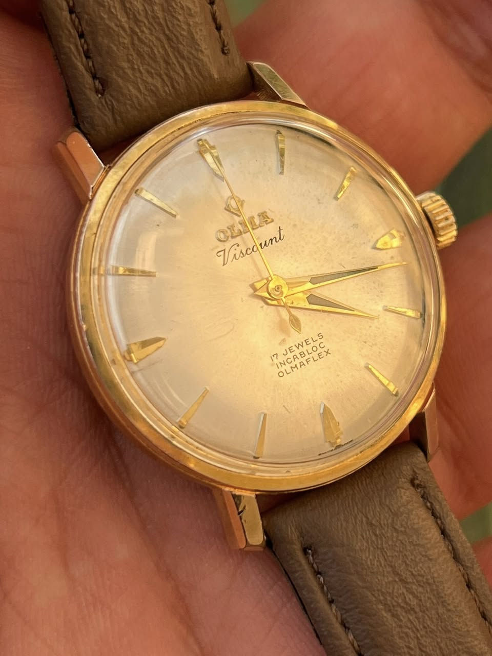 اولما سويسري اصلي نوادر انتاج قديم نصب تكويك 17 حجر تغليف ذهب سمك 20 مايكرو قطر 34 ملم نظافة جداً ممتازة 

للحجز والاستفسار التواصل خاص
او واتساب ***********
