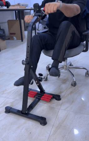 صحتكم وصحة عوائلكم هي أهم شيء! رجعنالكم بأفضل جهاز رياضي منزلي يجمع بين التمارين الرياضية والعلاج الطبيعي، مصمم خصيصاً لكبار السن، ذوي الاحتياجات الخاصة، ولأي شخص يريد يحافظ على لياقته وحركته وهو كاعد بمكانه بالبيت! 🏠✨
🤔 شنو اللي يخلي هذا الجهاز مميز وعملي؟
✅ تمرين مزدوج (2 في 1): تكدر تمرن إيديك ورجليك بنفس الوقت، يعني تحريك كامل للدورة الدموية بالجسم.
✅ شاشة رقمية ذكية: تحسبلك الوقت، عدد الحركات، والسعرات الحرارية علمود تتابع تطورك يوم بيوم.
✅ مساج مدمج للقدمين: يحتوي بالقاعدة على رولات تدليك (مساج) باللون الأحمر لراحة القدمين وتحفيز الأعصاب وتخفيف الآلام.
✅ تحكم كامل بالارتفاع والمقاومة: تكدر تعدل طول الجهاز حسب رغبتك، وتتحكم بقوة وصعوبة التمرين (خفيف أو ثقيل) بفضل بكرات التحكم.
✅ خفيف الوزن وثابت: مصمم بقواعد مانعة للانزلاق علمود تتدرب بأمان تام وأنت كاعد على القنفة أو الكرسي.
👥 لمنو هذا الجهاز؟
لكبار السن لتنشيط المفاصل والدورة الدموية.
للمرضى الذين يحتاجون إلى تأهيل وعلاج طبيعي منزلي.
للموظفين والناس اللي تكعد لفترات طويلة وتريد تتحرك وهي بمكانها.
💰 السعر: 53,000 ألف دينار فقط!
🚚 التوصيل: مـجـانـي لـكـل مـحـافـظـات عـراقـنـا الـعـزيـز 🇮🇶😍📞 للحجز أو الاستفسار:
راسلنا على خاص الصفحة (الرسائل) أو اترك تعليق وسيتواصل معك كادرنا فوراً!


**إذا كنت صاحب هذا الإعلان وتريد حذفه لأي سبب، رجاءا أرسل رسالة إلى الدعم الفني**