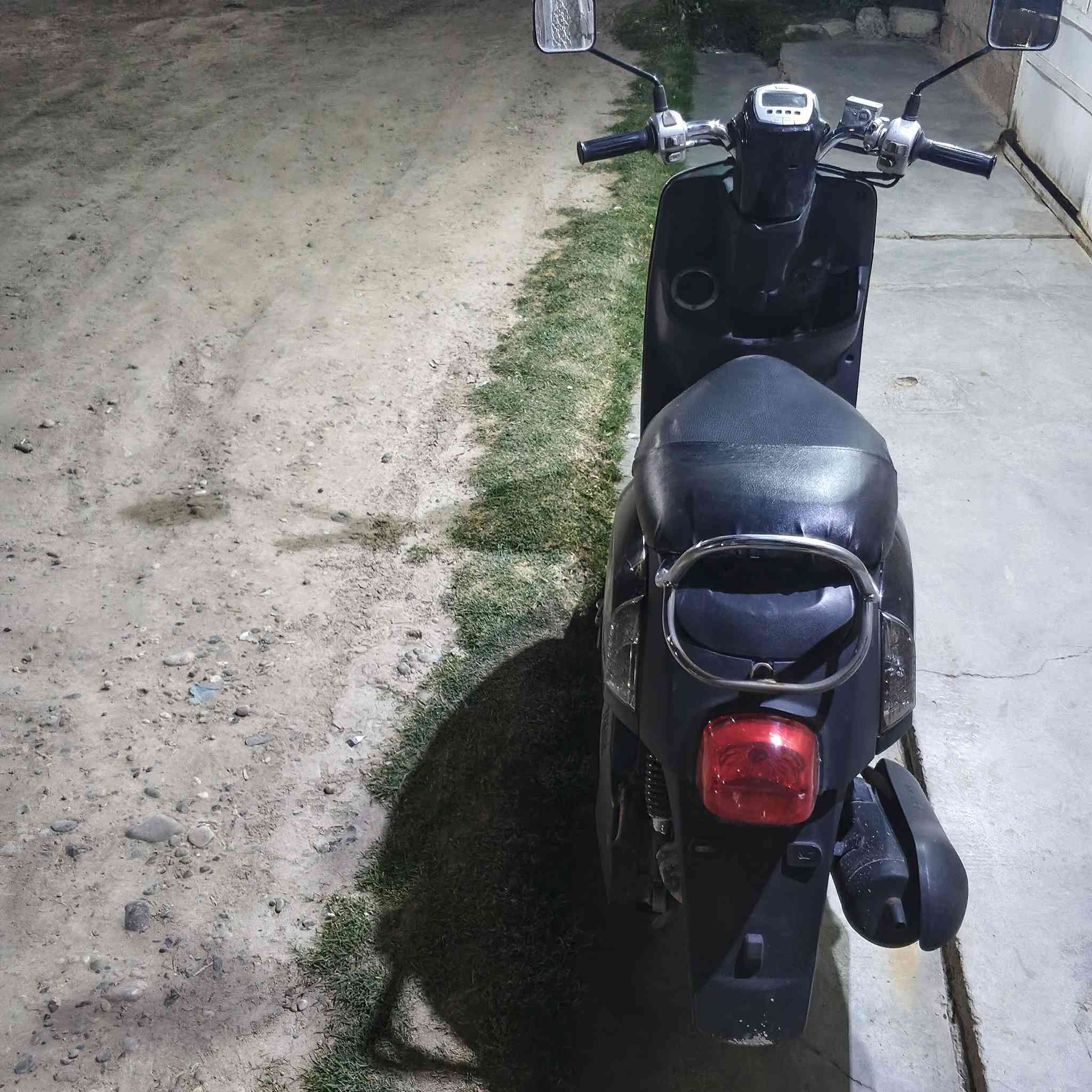 بوليس نوزل ربه سبانه مو محطوطه عليه
البيع ***********
