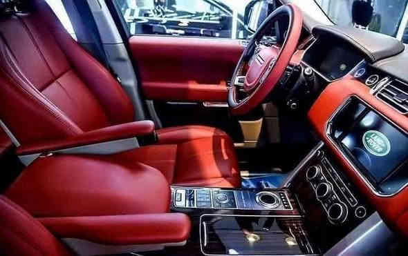 مواصفات
--------------
#Rangeـrover
رانج روفر. (  فوك. ). HSE
موديل   (2015). خليجي
لون مميز جدٱ
ماشيه(100)km
8 سلندر
ابوب شفط
بصمة الابواب
دواسة كهربائي
صندوق كهربائي
قمارة اسود بلاك ادشن
.نضام تعليق هوائي  (جكات3 وضعيات)
نوع المقاعد كهربائي ( جلد تدفئة تبريد )
حساسات امامي وخلفي و رادار
شاشة DVD  وتوجد مواصفات اخرى و مميزه
___( ملاحظه )صبغ دعامية امامية  وباب شبر
وشخط باب وجاملغ السايق
تخم تاير جديد
مكان السيارة  بغداد  زيونة
السعر    (30) الف دولار
للاستفسار لاتصال بيع سريع
على ،📞  ***********
