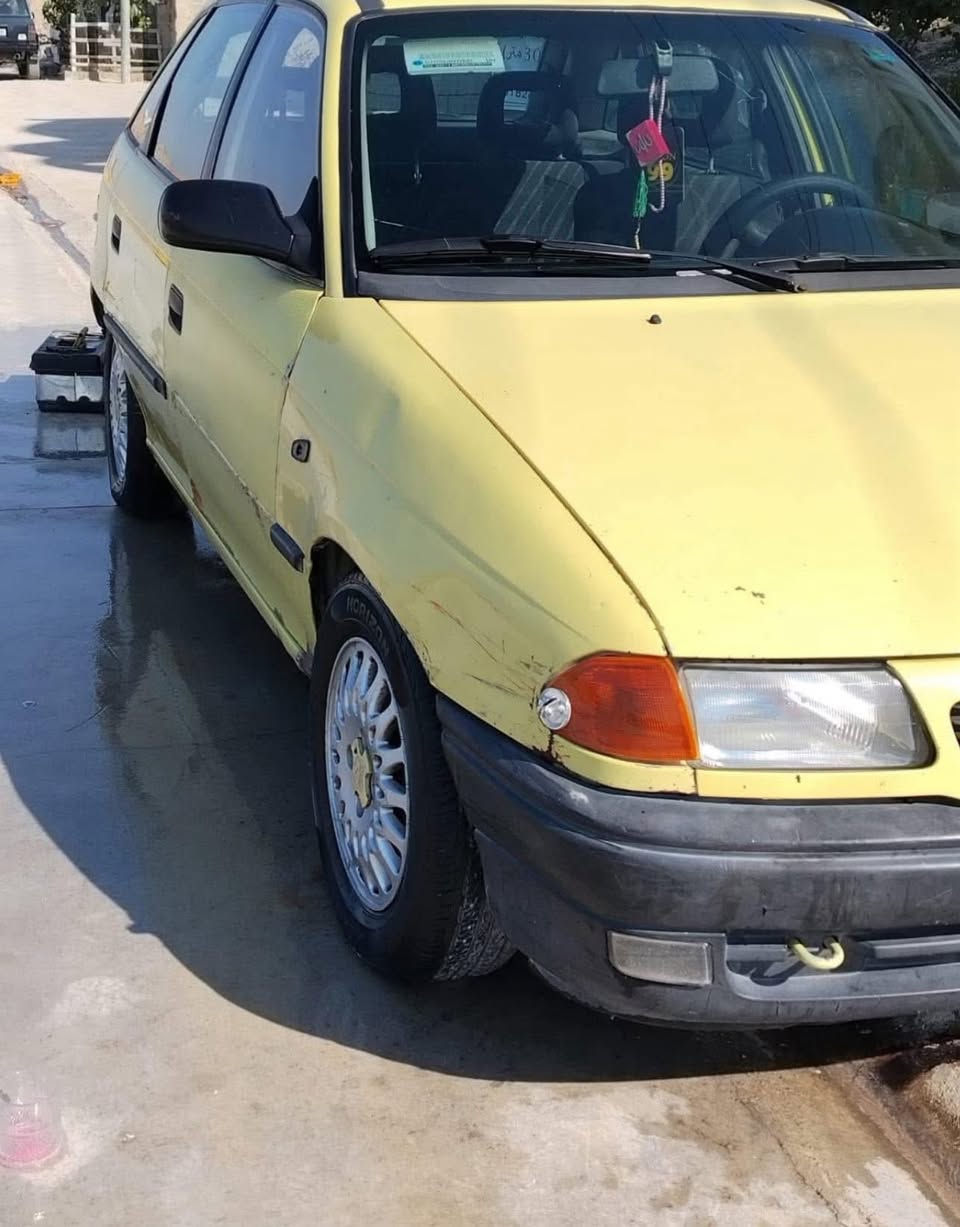 اوبل اوبل استرا خصوصي 🇩🇪
موديل 1996 سياره جاهزه.

محرك 20 گير أوتوماتيك 

تبريد شغال بس يحتاج لحيم بوري فقط . منضومه كامل ✅

صدر كامل ✅

تخم تاير جديد ✅

ويل جديد وحلو ✅

تخم سماعات أصليات مالتها جدد ✅

سقف سلايت كهربائي ⚡️  

السياره حادثه چاملغ وشبر من الباب فقط وما معدله 

صبغها بل چاملغ مطخوخ سياره كلها ابلاد ومابيها اي نقص بس ترايش الباب موجودات انتَ تشهدهن من تكمل الطخه 
السعر ٣٥ وبي مجال للشراي 

المكان كركوك 

الرقم ***********
