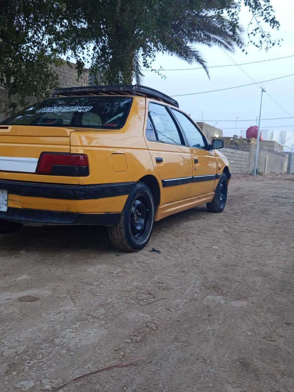 سلام عليكم بيجو 405 موديل 10 جاهز مكينه كير حدادديه تخم تاير كفاله داخل بيجي بيها مكانات صبغ بدون ضربه رقم دولي باقي بس عل استلام مصفره هيئه وغرامات مكان السيارة بابل لاستفسار عل الرقم ***********
