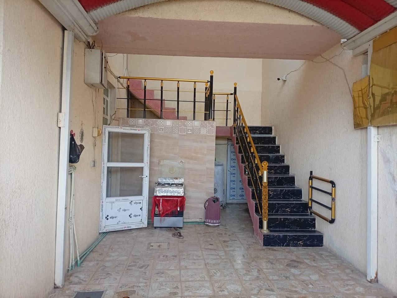 السلام عليكم بيت للبيع بابل كفل مساحه 140 ونزال 14 مربع واجهيه 11 سند 25 طابو زراعي تفاصيل البيت طارمه/مطبخ/هول/غرفتين  بيت الله شاهد نضيف ومرتب مكلف بنشر رقم راعي (***********) سعر البيت ب60 وبي مجال
