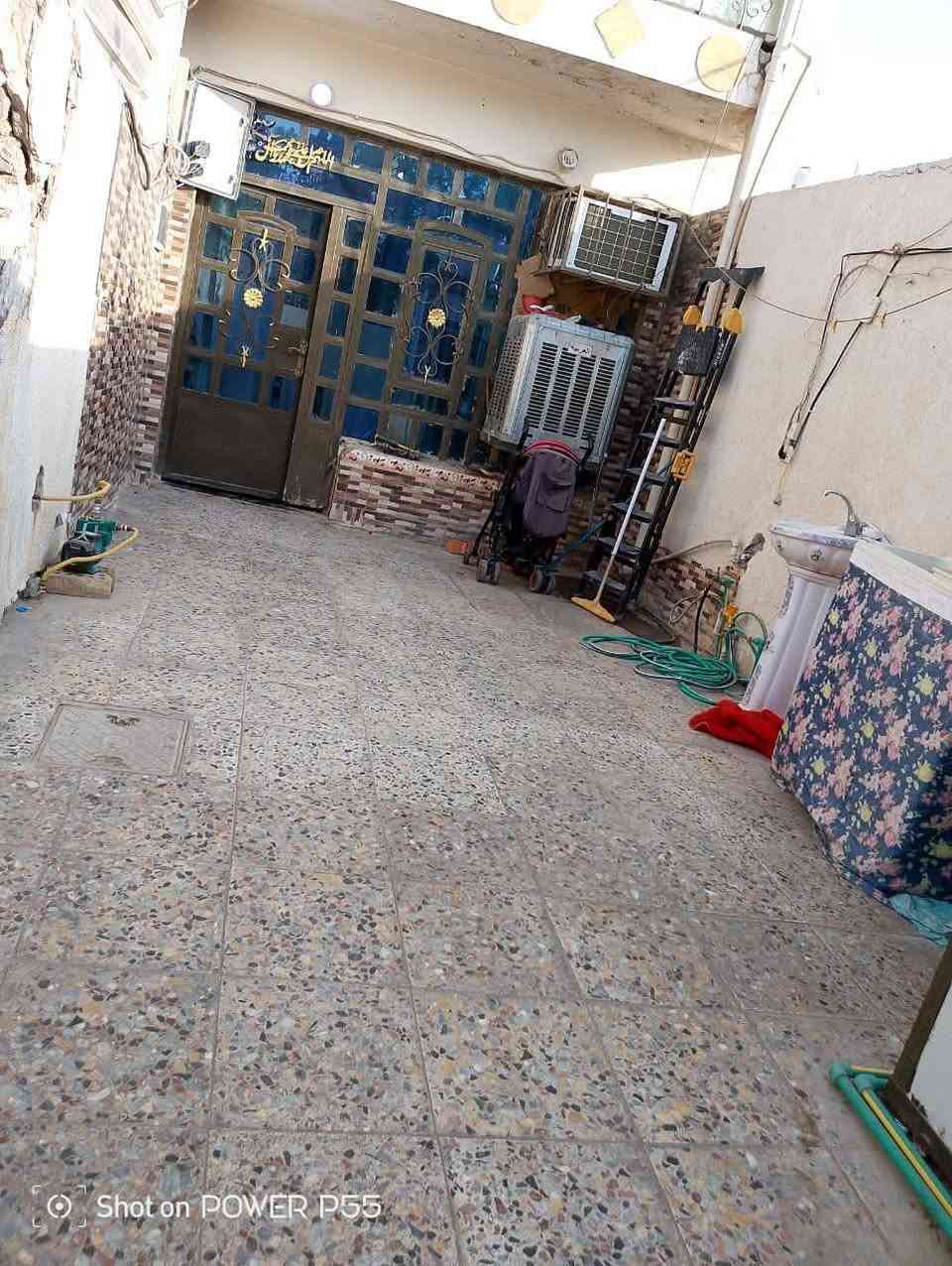 السلام عليكم بيت للبيع المساحة ٧٥متر  أم نجم شارع النهر الاستفسار ***********
