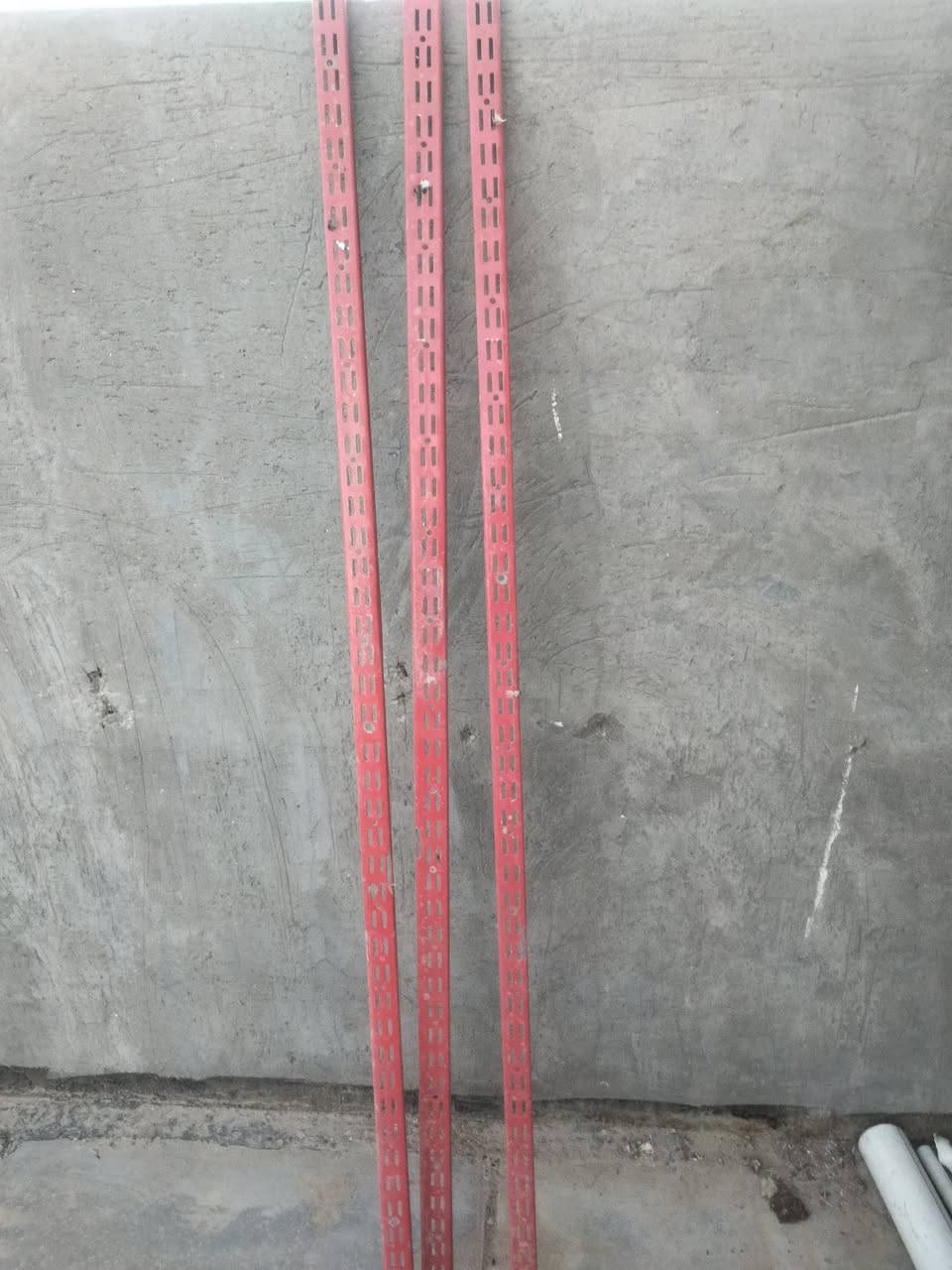 السلام عليكم رفوف وستان جدد مغسلةمدينة الصدر قطاع 27رقم ***********
