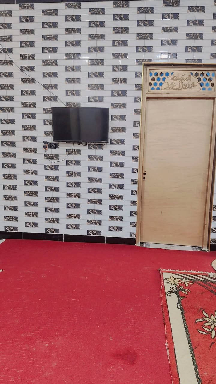 السلام عليكم بيت للبيع طابو زراعي سند 25 مرقم من البلديه مساحته 100 متر مربع ركن قريب عل شارع العام
العنوان التقيه الرابعة خلف حسينيه باب الحوائج للاستفسار الاتصال ***********
