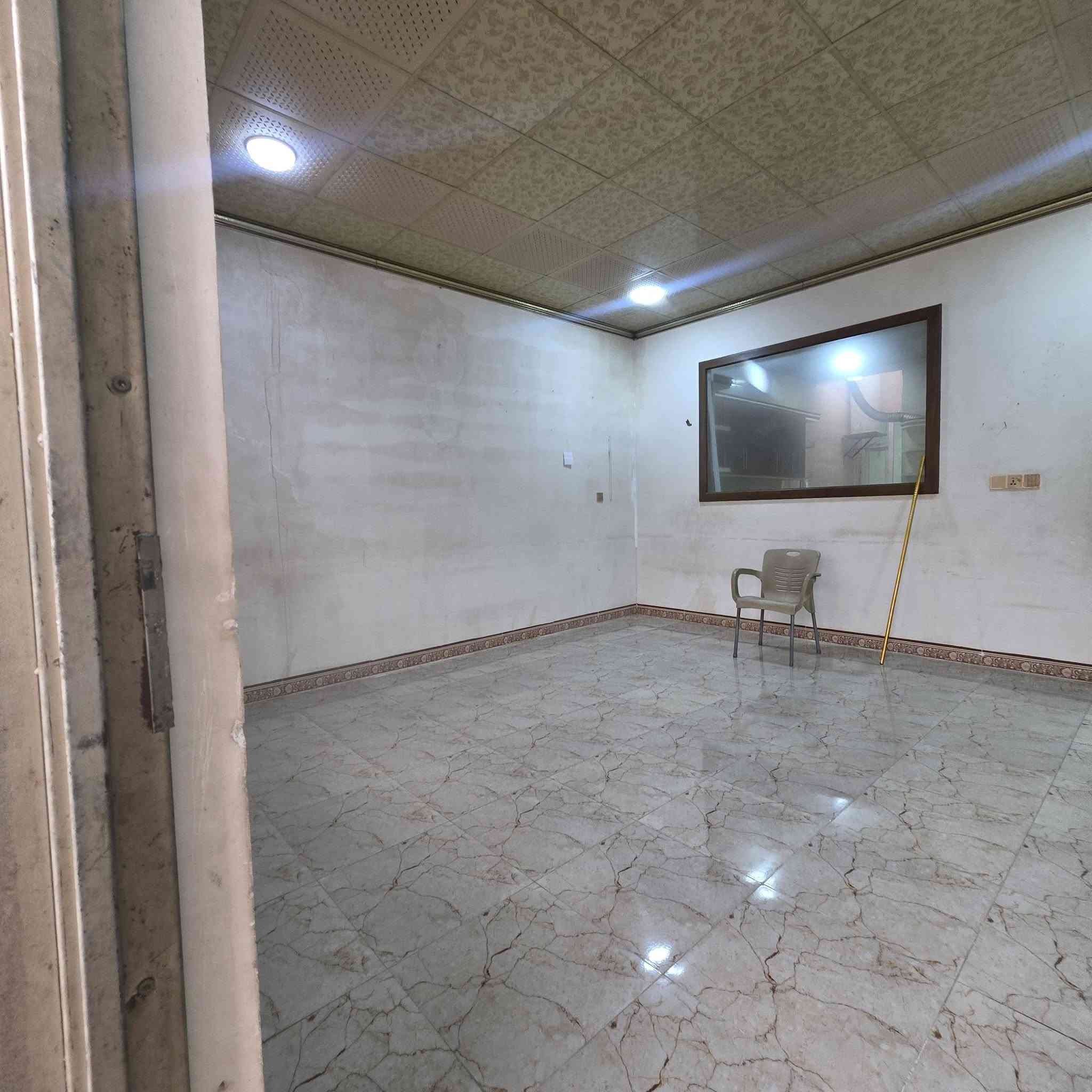 دار للبيع 100 متر طابو  ملك صرف بناء حديث فول سيراميك 
بناء كامل متكامل مع. كاونتر وطباخ هديه مع الدار 
السعر 75 مليون

للاتصال والاستفسار أكثر الاتصال على الرقم التالي او مراجعة مكتب النور الكبير للعقارات والمقاولات ***********
