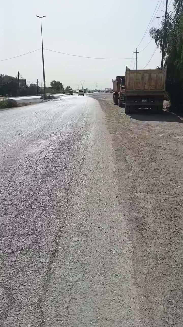 السلام عليكم دار لبيع يبعد عن شارع 20متر قرب محطه بيت رهيف مثلث كلابين لاستفسار ***********
