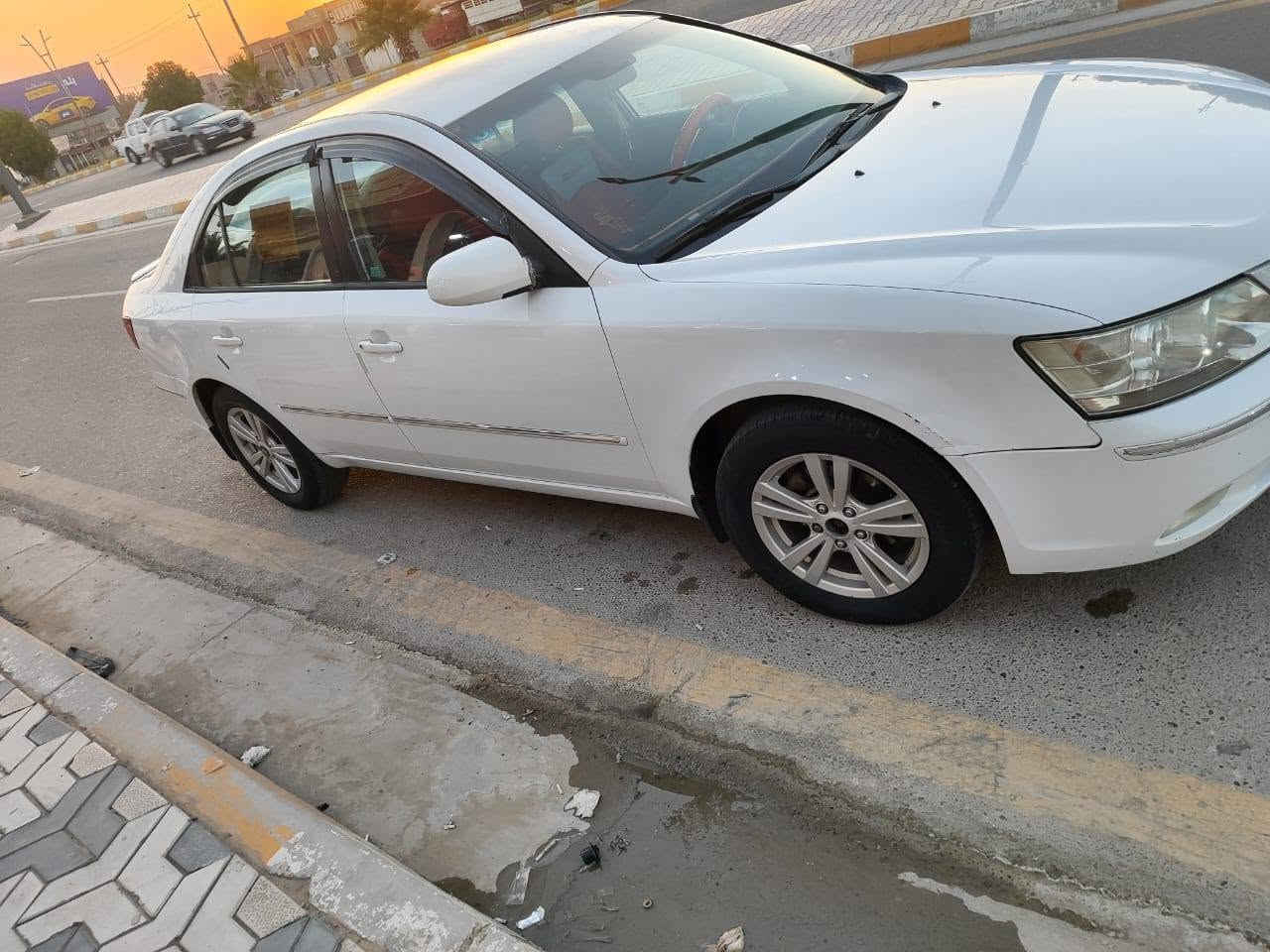 سلام عليكم  سوناتا خليجي 2009 محرك 2400 تبريد ثلج صدر جديد رقم انبار تحويل مباشر السيارة بيه جاملق المامي بي بارد 
مكان الانبار الفلوجه 
***********

