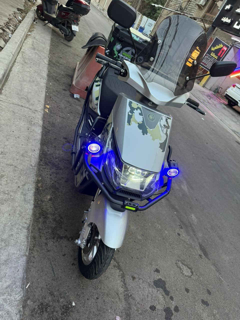 دراجه ٦بطاريه استعملتها ١ قليل ***********جديده كولش السعر مليون وبيها مجال بسيط مكاني الكاضميه 🙏
