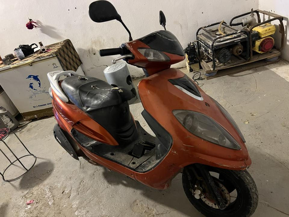 للبيع او مراوس بشحن دراجة اوتماتيك شغالة كاملة سعر 
250 وبيها مجال
مكان ديالى بلدروز ***********
