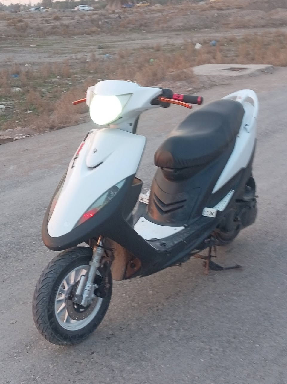 السلام عليكم دراجه ماكس عدله للبيع مكينه ٥٥ نكره سلف صالنصه رياضي كهربايات كله شغاله السعر ٦٠٠ وبيه مجال *********** مكاني حله ابو غرق
