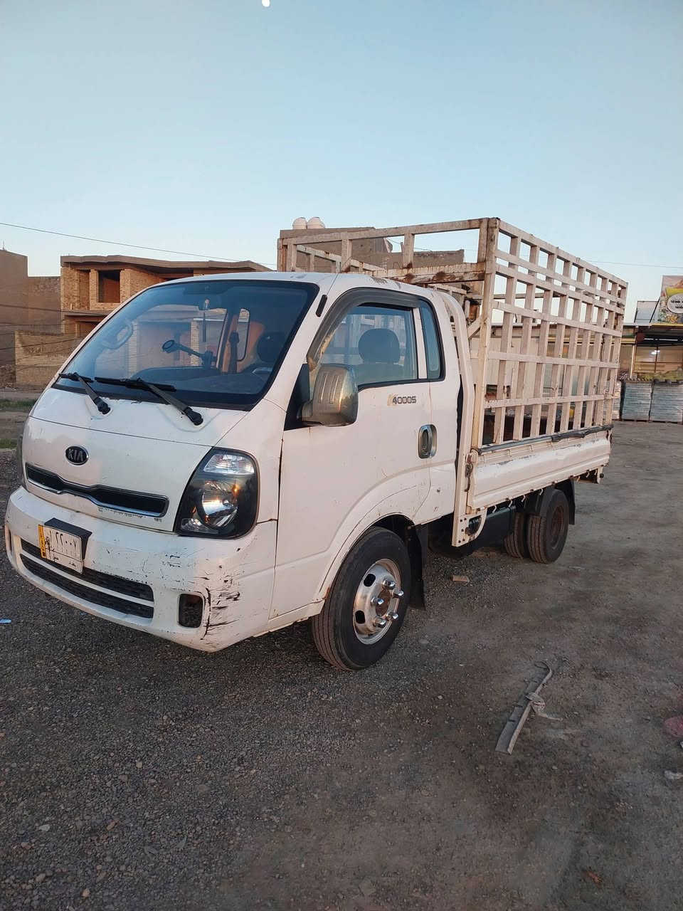 سلام عليكم 
كيا فحل موديل ٢٠١٣ سيارة جاهزة 
السعر ١٠٣ 
رقم بغداد مشروع وطني تحويل ثاني يوم 
عليهة غرامة مليون وربع ينزل من سعرهة 
عنواني بغداد ركية وفاضل 
***********
