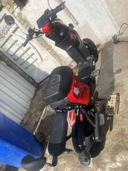 لام عليكم شباب دراجه R9 للبيع الدراجه نضيفه وحلوه سعرها ٣٢٥ وبيها مجال للطيبين الدراجه مابيها اي عطل شغاله  وحلوه ونظيفه الله شاهد مكاني بغداد شارع فلسطين رقمي ***********تحياتي للجميع♥️.
