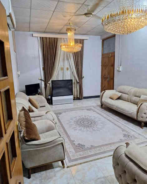 🏡✨ شركة محمد للاستثمار العقاري ✨🏡
📢 للبيع | دار مميز في منطقة بريهة – قرب مجمع ألوان 📢

━━━━━━━━━━━━━━━━━━━

🔑 تفاصيل العقار:
📍 الموقع: بريهة – ركن قرب مجمع ألوان
📐 المساحة: 160 متر مربع
🏞️ الواجهة: 12 متر
🏢 الطابق: طابقين – بناء 2014
🛏️ المواصفات: 5 غرف + صالة استقبال واسعة
🚗 الكراج: متوفر
🏠 إضافات: شقة مفصولة أو داخلية – مثالية للاستثمار أو السكن العائلي

━━━━━━━━━━━━━━━━━━━

💰 سعر البيع: 450 مليون دينار عراقي 💰
🔥 فرصة استثمارية وسكنية مميزة في موقع حيوي

━━━━━━━━━━━━━━━━━━━

🌟 مميزات العقار:
✅ موقع استراتيجي قرب مجمع ألوان
✅ بناء حديث وتشطيب أنيق
✅ يحتوي على شقة إضافية مفصولة – مثالية للاستثمار أو الضيوف
✅ واجهة ممتازة على شارع رئيسي

━━━━━━━━━━━━━━━━━━━

📞 للتواصل مع محمد للاستثمار العقاري:
📲 *********** – واتساب مباشر
📲 *********** – الدليل العقاري
📲 *********** – خدمة العملاء
📲 *********** – تنظيم العمل

🏢 مكاتبنا:
📍 الطويسة – شارع اللجنة الأولمبية – قرب عصير تايم 🧃
📍 مناوي باشا – مقابل مطعم محمد هاشم 🍽️

📲 تابعونا على إنستغرام وفيسبوك | @moh_comp_basra
✨ محمد للاستثمار العقاري – استثمارك يبدأ من هنا 🏆

━━━━━━━━━━━━━━━━━━━

#محمد_للاستثمار_العقاري #دار_للبيع #بريهة #Basra #Iraq #عقارات_البصرة #فرصة_استثمارية
