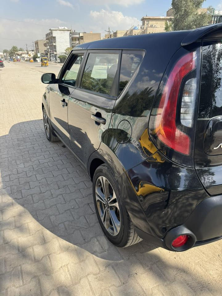 كيا صول ٢٠١٤ امريكي ليبل واحد بيها صبغ باب فقط بدون دواخل مكينه وگير صدر امامي خلفي جديد تبريد ثلج السعر ٩٠ بيها مجال شي بسيط سياره باسمي سنويه وارقام وهزه كله جديد الشراي يتصل ***********
