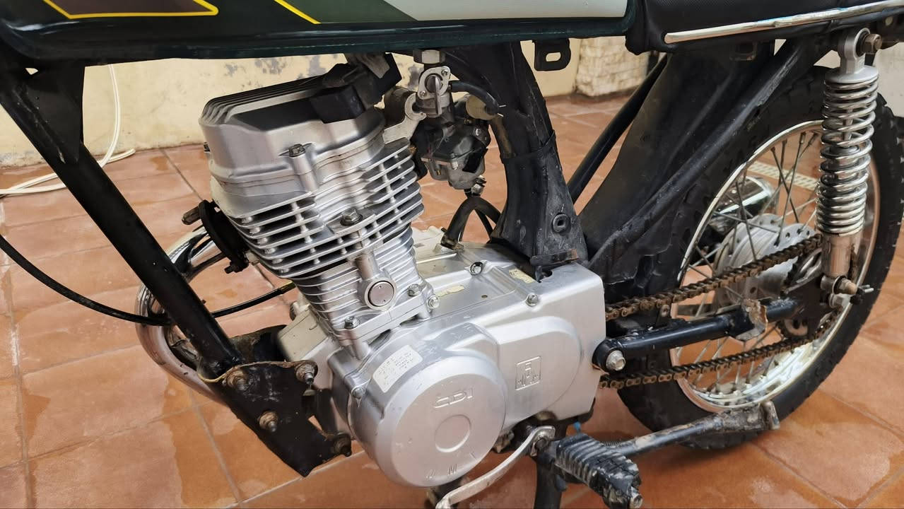 اربع كير كلك مديل لو 22 لو 23 محرك شلامجه مجفت ، جفتته يوم 2025/12/13 ، شلعته تشگ الكاع ( كلاجات انتنس 4 براغي ) ، بيه ضربات بالتانكي بس ما مأثر على التانكي ، انطيك وياها چاملغات و شوته الاصليه ، مكان نجف حي الحسين ، السعر خاص  متواجد ماسنجر و على الخط ***********
