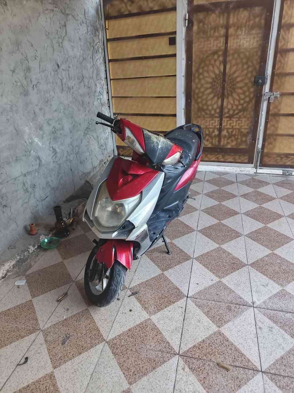 دراجه سكنس مضلع محرك ماكس ياباني كهربائيات كامله دبل اشاره سكن لايت عالي ثلجي بك لايت ويا لبريك دشبول رون يشتغل  سلف  محرك ناعم  محرك نضيف كلش سعرها ٢٥٠مكان طويريج النهديه حي العسكري ***********
