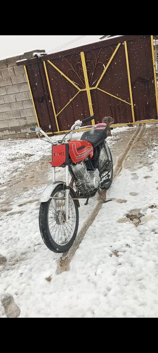 سلام عليكم دراجه نامه شلامجه للبيع مكان الموصل محرك شرط صبانه مامضروب السعر 625وبيها مجال شراي طب خاص بيك خير وتدلل


**إذا كنت صاحب هذا الإعلان وتريد حذفه لأي سبب، رجاءا أرسل رسالة إلى الدعم الفني**