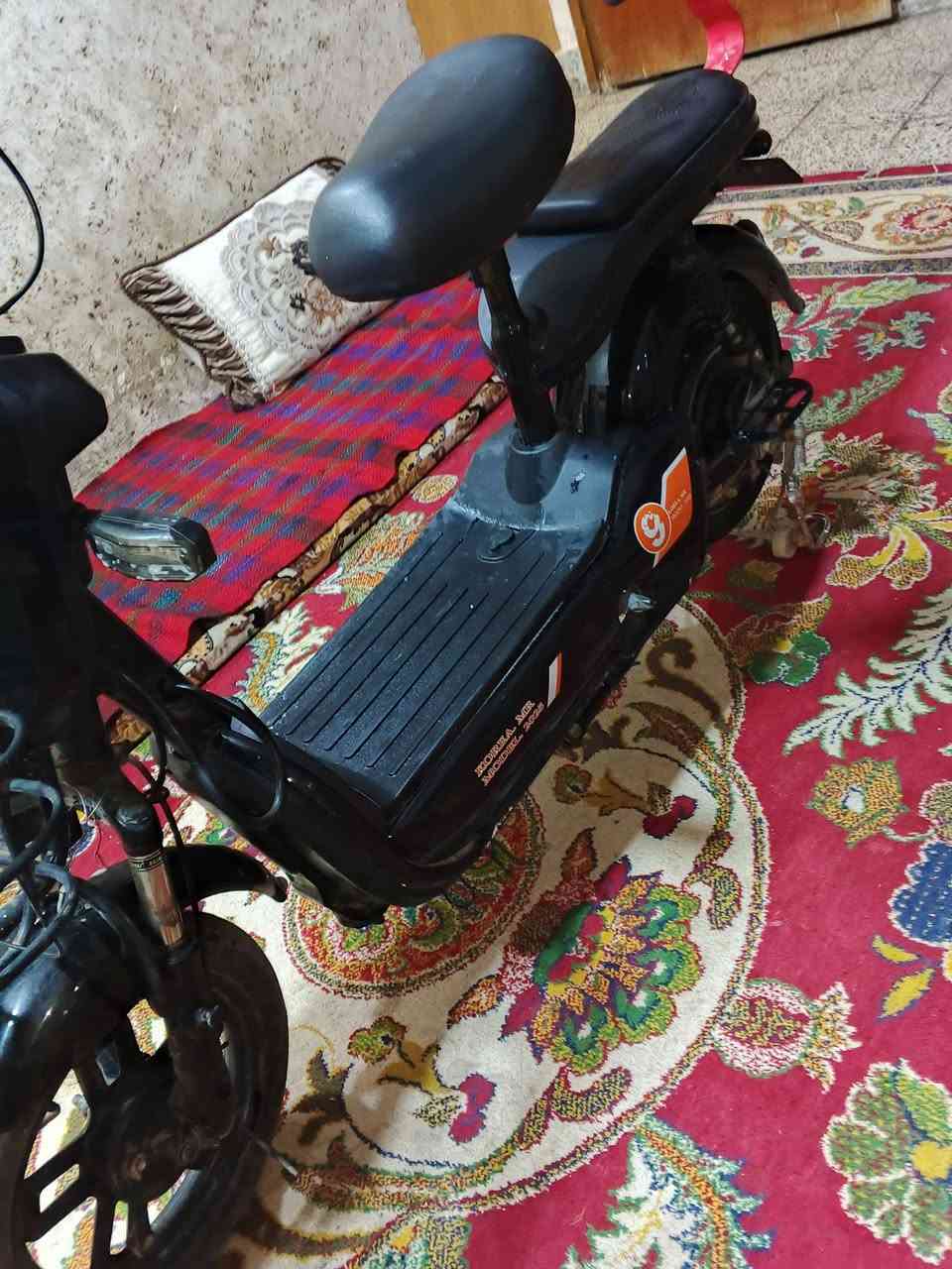 السلام عليكم دراجه شحن حجم 14 بطارياتها فول وبطاريات اربعه هي بطارياتها اربعه بيها بصمه وكارت مانع سرقه ودراجه اريدها 225 وبيها مجال رقمي ***********
