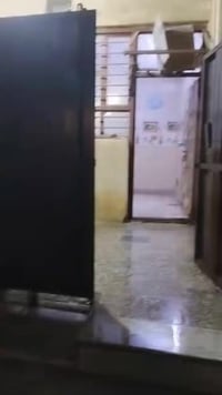 بيت للايجار كامل جدا نظيف وصالح للسكن فورا  مساحه 100 متر  يحوي على صا...