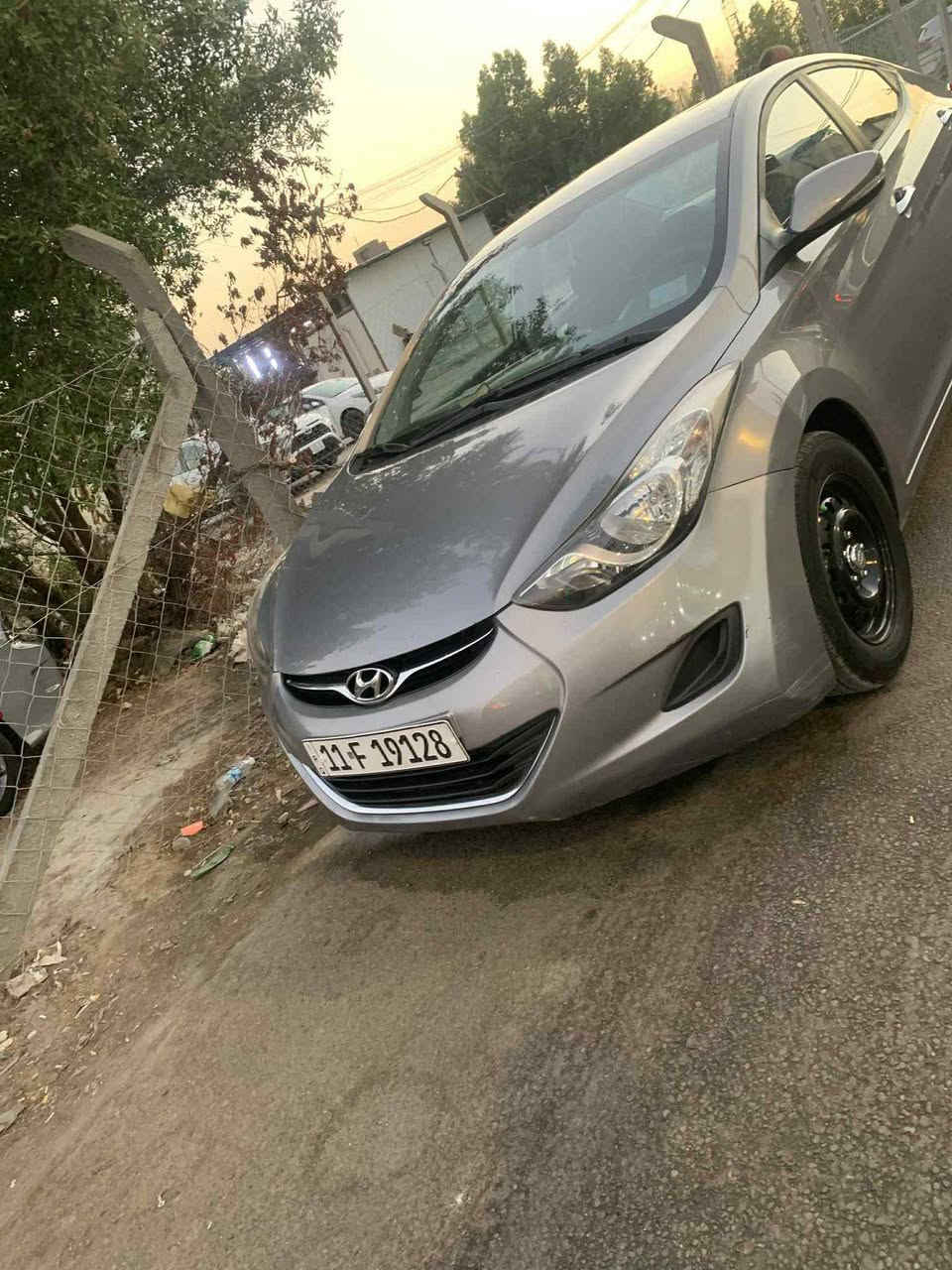 السلام عليكم ورحمه الله وبركاته 

النترا 2014 وارد خليجي لون رصاصي 
مكينه 1600 دوش المرغوب فول اقتصادية
شاصي لغود سليمات ما بيهن اي نقص
كير مكينه خير من الله 
ضربتها بلعراق مبدل بنيد فقط+ الجنطه راجع عل بارد شي بسيط
وطخطخات بسيطة كلش بل بوليش يختفن 
سونار موجود وية الصور+تجي وتاخذها سونار وتفحصها وترايك وين متريد 
دوشمه جديدة 
تحكم ستيرن 
فول مواصفات كاملة مكملة بدون نقص 
هزتها جديدة 
رقم بغداد
تبريد تدفئه خير من الله
سيارة مال بيت ما متعوبة 
سيارة باسمي سنوية تنتهي سنه 2027 شهر سابع 
تحويل ثاني يوم
سعر 97 وبيها مجال بسيط 
*********** متواجد واتساب الي يحب يتصل
