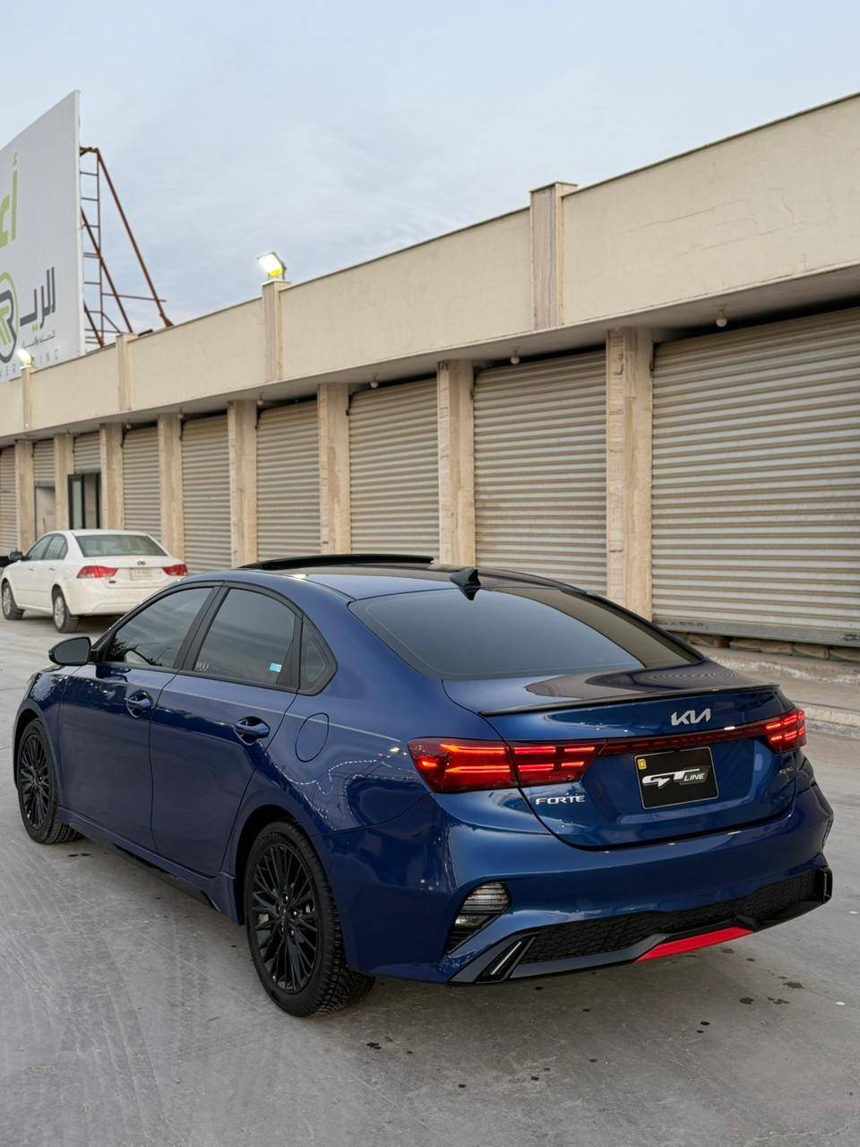 السلام عليكم كيا فورتي 2024 جي تي لاين ..محرك 2000 دوش... فول مواصفات 1/1 اعلى فئه ..بصمه..جلد.فتحه..كراسي حار بارد وكهرباء ..ابرباكات سليمه  (بدون ايرباك) لايت لد وزنون ..بكلايت لد..تشغيل عن بعد ..حادث السياره جانبي ..بجم كبس ..دخول جديد...وبعد مواصفات بيه الي يعرف بالفورتي الجي تي لاين ..ماشيه 12700mi..قابله للزياده ..بدون ارقام وباسمي ...تترقم جميع المحافظات ماعدى الاقليم .. بيه صبغ باب الصدر وربع الجاملغ الخلفي مثل ماموضح بالصور والباقي كفاله عالسونار من الصبغ .....للاتصال عالارقام.. ***********...***********... او عالخاص
