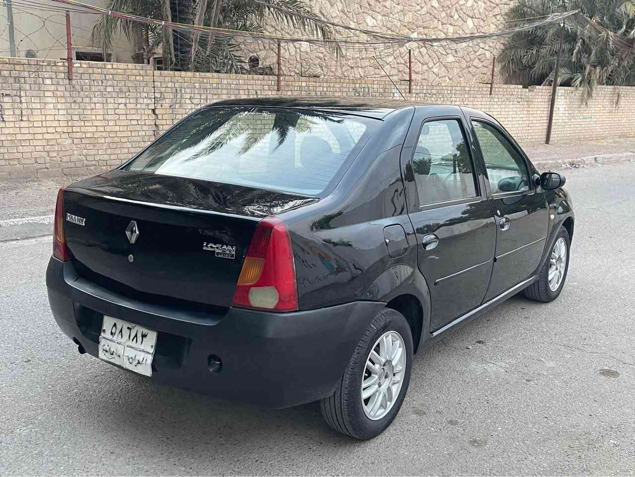 السلام عليكم 
رينو لوكان 2009 رقم سليمانيه قديم 
لون اسود 
كير عادي 
سياره مصبوغه عام جماليه
 شرررط فحص لغود وشواصي وتكم مكفووله. . 

مواصفات خاصه بيها :- 
ويل كب بلادي
ثنين جام كهرباء 
سنتر لوك 4 بوب 
ايرباك عدد 2 
جامه خلفيه هيتر 

سياره جديده ميحتاجلها مصرف ابد مسويلها ادامه كامه تنكر سلف وتمشي 
السعر 43 ورقه اكطع منها 3 اوراق مال سنويه وتجديد 
استلم 40 صافي 
للاستفسار :- مكان السياره بغداد الصليخ *********** بغداد, العراق
