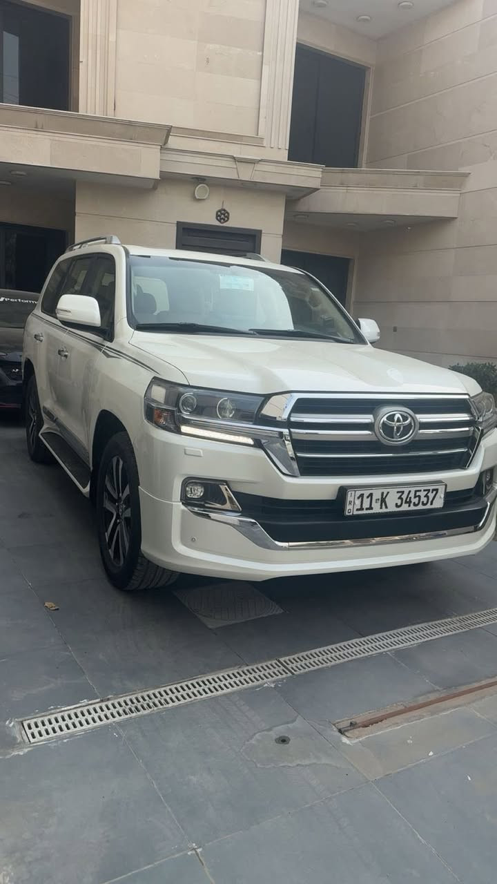 .
السلام عليكم للبيع فقط 
لاندكروز ساز ٢٠١٩ 
ماشيه ١٠٠ الف كيلو 
٨ سلندر ٤٦٠٠ 
السياره بيها باب مبدل وجاملغ بارد بسيط جدآ
باقي هيكل مكفول كير ومكينه على وضع شركة 
رقم بغداد بسمي 
السعر ٤٩٥٠٠$ 
العنوان . بغداد . شارع الصناعة كراج الامانة 
***********
