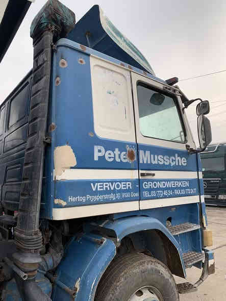 اللّهمّ﮼صَلَ﮼وَسَلَمْ﮼عَلَىٰ﮼نَبِيَنَا﮼مُحَمّدٍ 

اكسانيا قلاب 113اصل سحال چوب موديل 1987 حجم 400  

گير خمسه بدون صبغ ودعم مكينه گير اكسن شاصي بشرط 

سعر 145$ورقه وبيها مجال

رقم تلفون***********/ *********** واتساب
#معرض_حجي_زياد_اربيل_خبات_اسكي_كلك
