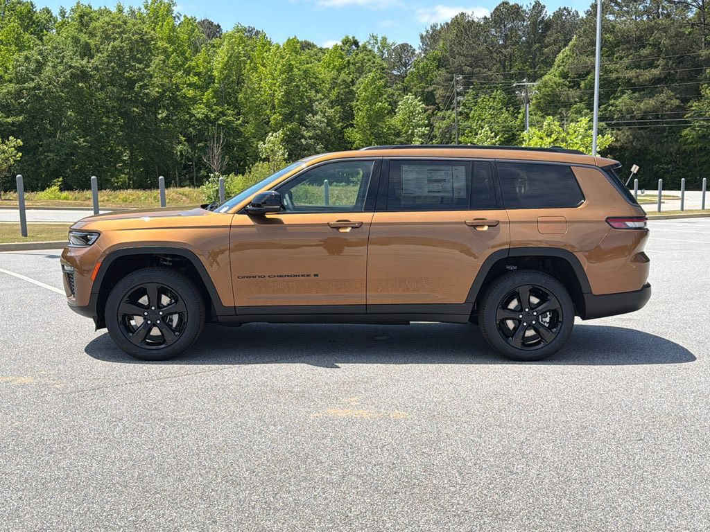 البيع بسعر البنك المركزي ..
🇺🇸2026 JEEP GRAND CHEROKEE L LIMITED
🇺🇸جيب جراند شيروكي L ليميتد 2026
🇺🇸15ميل
🇺🇸مدة الوصول 50يوم 
🇺🇸موقع السيارة جورجيا 
🇺🇸كلين تايتل 
💎7راكب ،،
شاشة معلومات وترفيه وسطية تعمل باللمس مقاس 12.3 بوصة.شاشة عدادات رقمية للسائق مقاس 10.25 بوصة.تدعم نظامي آبل كاربلاي (Apple CarPlay) وأندرويد أوتو (Android Auto) لاسلكياً.
نظام تثبيت السرعة التكيفي.نظام التحذير من الاصطدام الأمامي مع مكابح الطوارئ التلقائية ورصد المشاة.نظام المساعدة في الحفاظ على المسار.
كاميرا 360درجه 
فتحةًسقف
العجلات: 20 بوصة × 8.5 بوصة،
مقاعد مدفئه امامي خلفي
مقعد الذاكرة

✅ بيع مباشر 
✅ فحص وتدقيق كامل قبل الشحن
✅ شحن مضمون إلى جميع الموانئ العراقية
✅ استلام رسمي ومعاملة كمرك كاملة
✅ شفافية كاملة بالعقد والفاتورة...
تواصل خاص


**إذا كنت صاحب هذا الإعلان وتريد حذفه لأي سبب، رجاءا أرسل رسالة إلى الدعم الفني**