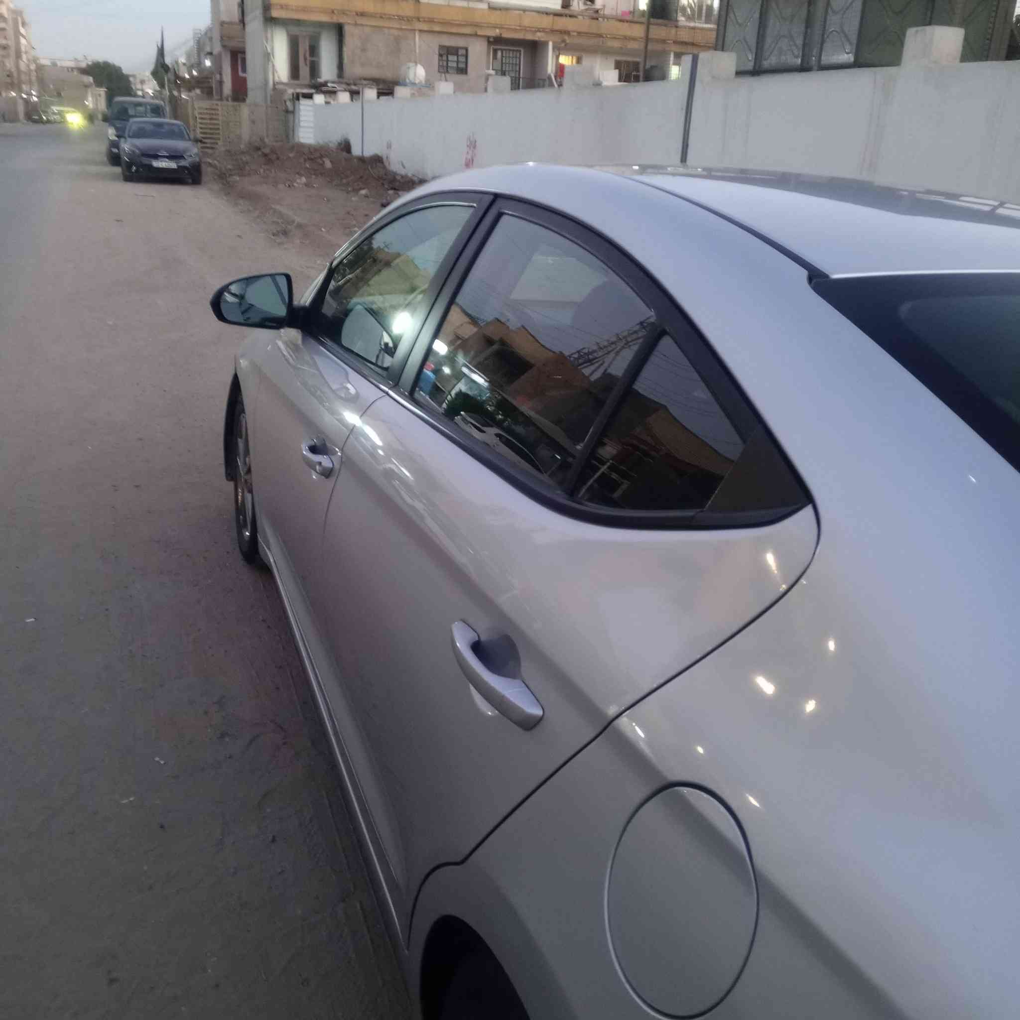 السلام عليكم النترا 2017وارد امريكي نص فول حادثها بامريكا موضح بالصور وبالعراق بيها جاملغ خلفي جهة السائق كير ومكينه مامفتوح تبريد تدفئه شغال باتري جديد 
مكان السياره بغداد الدوره 
***********
