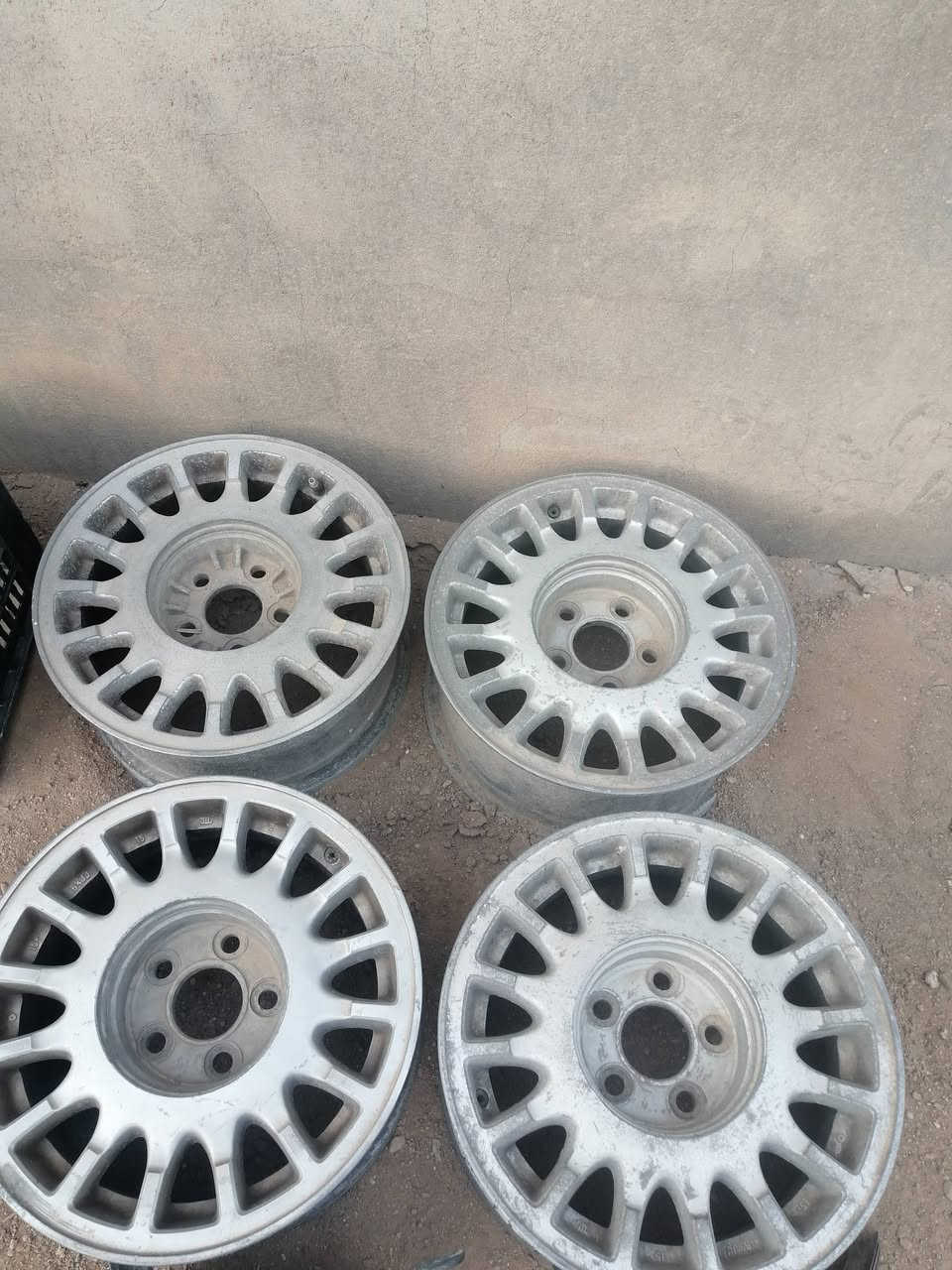 السلام عليكم تخم ويل بطه جديدات مامجلي وبك لايتات راس الثور بطه جديده مكاني البصرة  ***********
