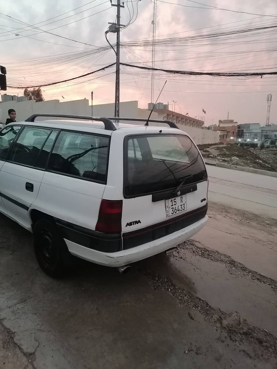 سلام عليكم ستره لبيع مديل 95 سياره بلاديه بدون دوايرو دوسات ما مصلحه طخم تاير مكينه بيه بخار شراي يتصل ***********
