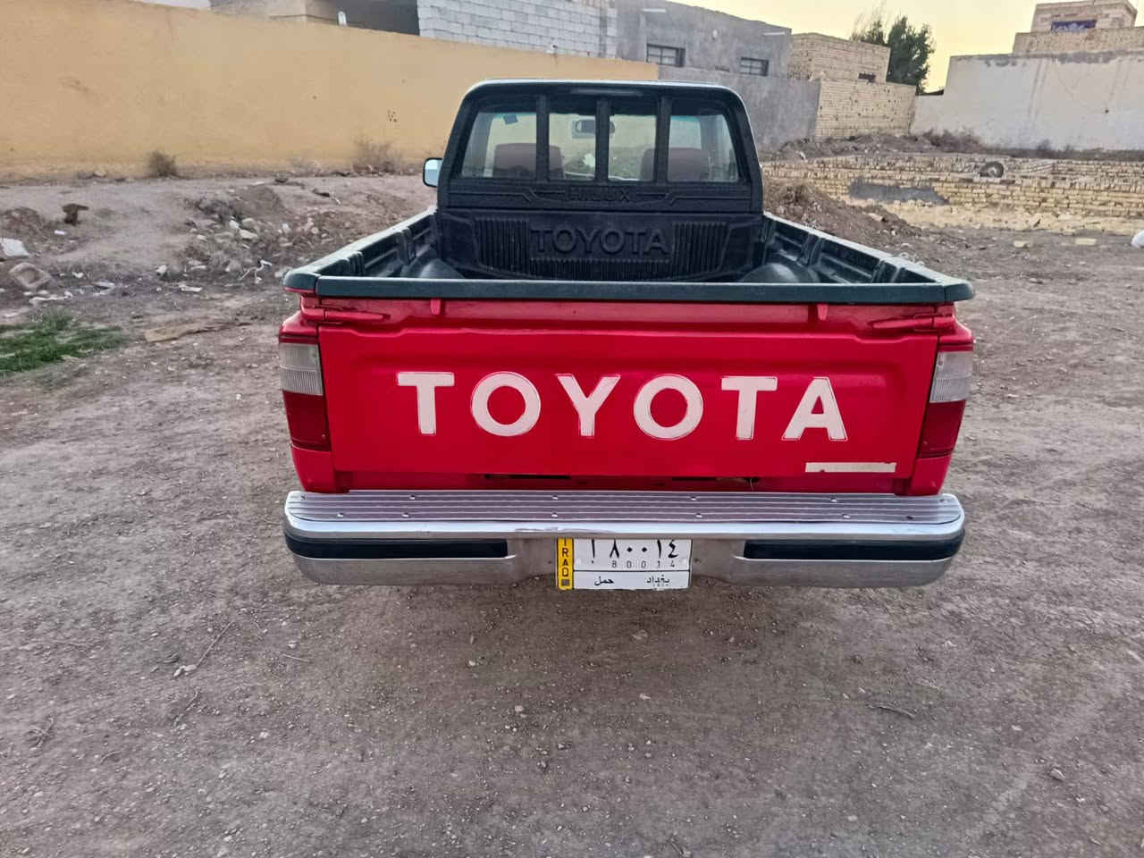 سلام عليكم للبيع موديل 2001سياره مكفولة كفاله عامه محرك ما مفتوح سنويه ل 28 بغداد السعر 120بيه مجال مكانه ديوانيه ***********
