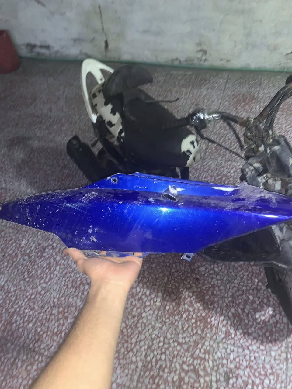 ماكس عدله
صاير بيها حادث 

مكينه 55 تخبل 

للبيع ع حطتها كوم حديد

ب150 

رقمي ***********
