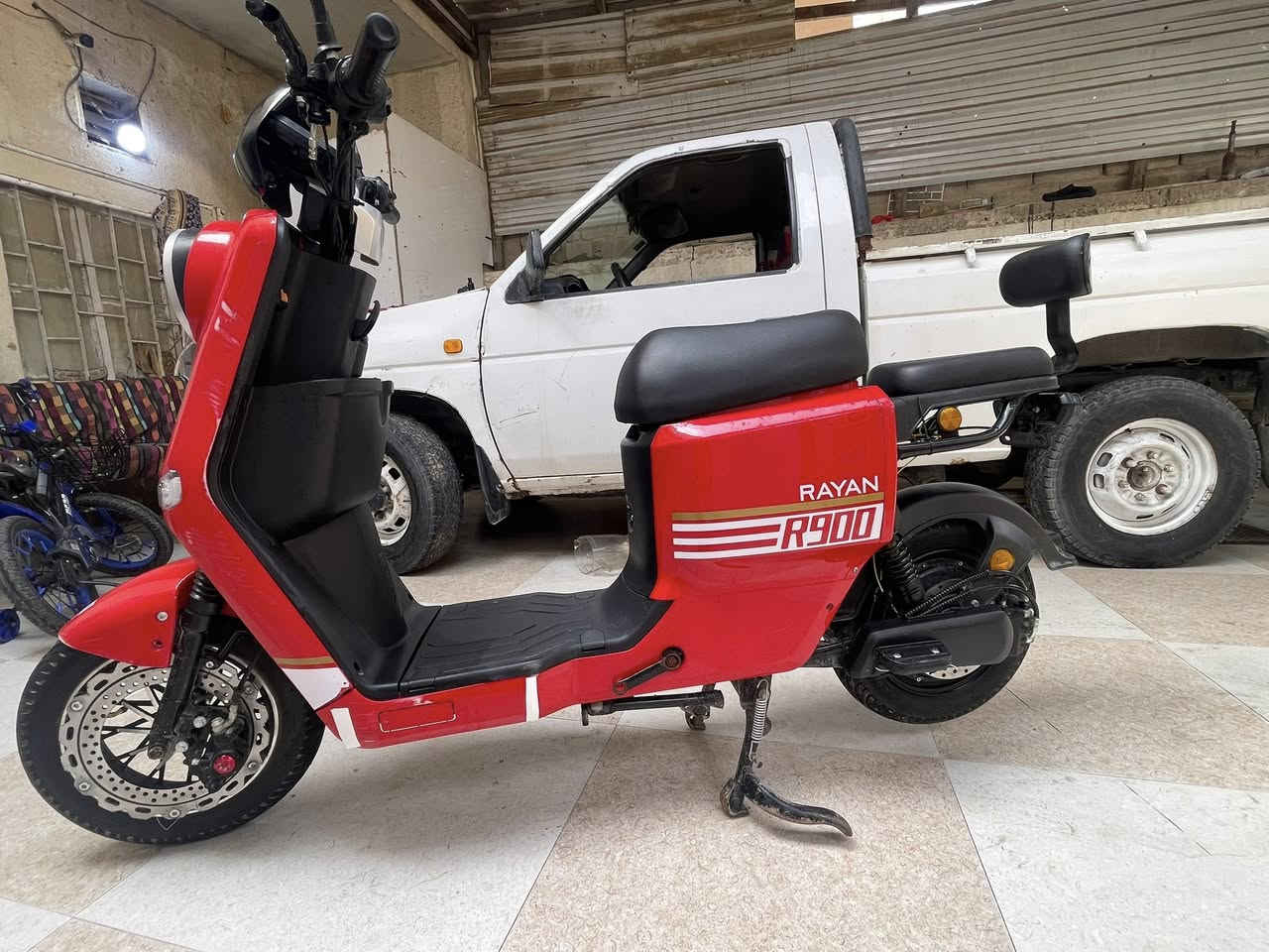 دراجه R900
نوع الشركه ريان

بطاريات خمسة دبل ريان اصلي 28امبير

3نمر سرعه 85 كله حقيقي شرط 

دراجه رياضيه بل كامل من دبلات ودسكات

حجم الملف 1800 

بريك امامي خطين

دراجه غنيه عن التعريف

مديل 2026

السعر 525وبيه مجال  .  للعلم مشتريه ب675 قبل شهر ونص 

الرقم ***********بس واتساب شغال 

المكان بصره حي لاصدقاء
