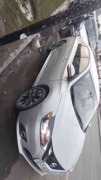 سلام عليكم يساره نيسان سنتره موديل ١٨ أمريكي رقم صاحب سياره *********** بسمه العنوان بغداد
