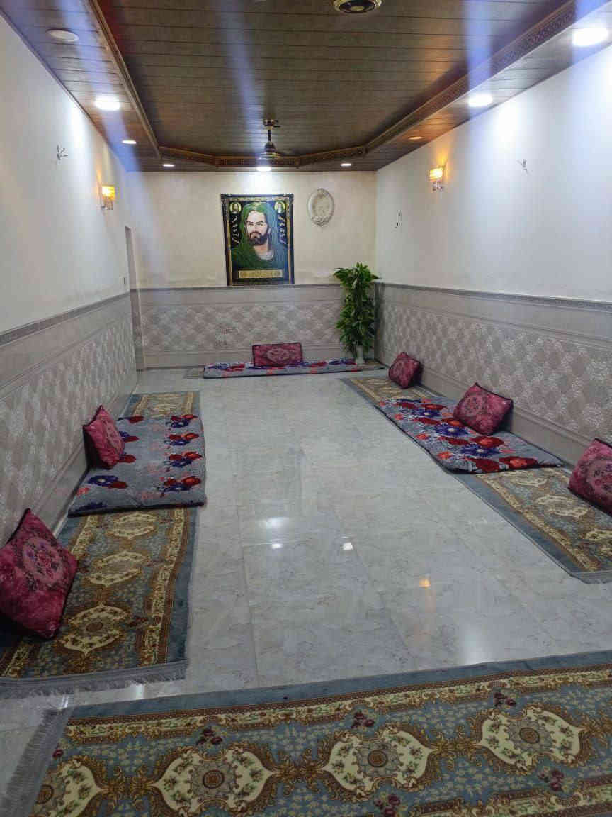 🏠 بيت للبيع – الحلة / شارع 80

📏 المساحة: 250 متر

📍 الموقع: قرب مدرسة عمر بن عبدالعزيز

📄 الطابو: صرف

🏡 المواصفات:
الطابق الأول: غرفتين + صالة + مطبخ + كلدور + حوش كبير + حديقة
الطابق الثاني: نفس تصميم الطابق الأول
قريب جدًا من الشارع العام
الواجهة: 10 متر
النزال: 25 متر

للاستفسار ***********
