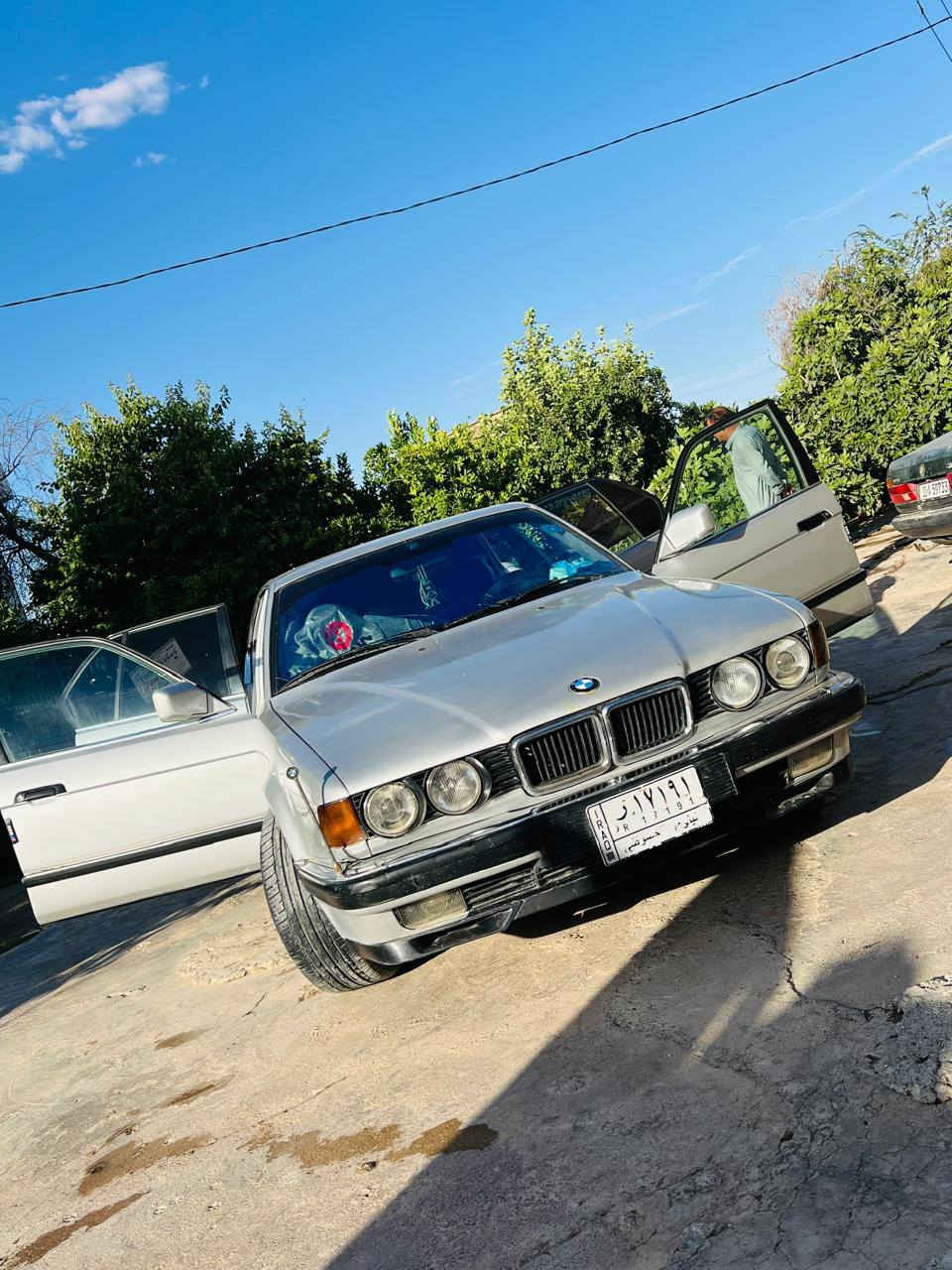 السلام عليكم BMW
حجم730 / V8 اصل 
وضع شركه شرط
مصبوغة جمالية شرط
فول  توماتيك ما عدة الفتحة
 حساس خلفي امامي 
كامرة عالبك 
شاشة داخلية
كيرمكينه شرط 
طخم امامي خلفي جديد
طخم تاير جديد 
تبريد ثلج تدفئه شغال
ربع ما تصرف عليها 
السياره شرط التحويل
بيع نقد و مروس حسب القناعة
السعر 73بيها مجال قليل العنوان موصل
القيارة
***********
