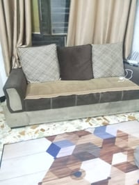 تخم 6 مقاعد سعره 300 الف مكاني بغداد شارع فلسطين 07759917343