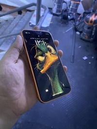ايفون xr محور ١٧ برو بي كسر بالشاشه مماثره عاللمس وبي فطر بالمربع اللي...